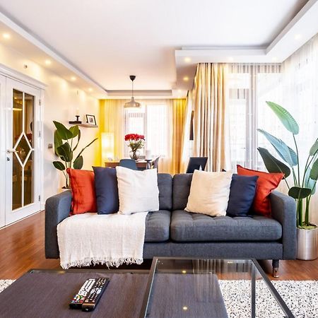 Captivating Flat With Balcony Near Besiktas Pier Apartamento Istambul Exterior foto
