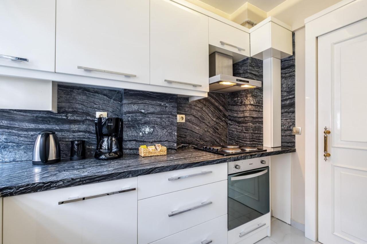 Captivating Flat With Balcony Near Besiktas Pier Apartamento Istambul Exterior foto