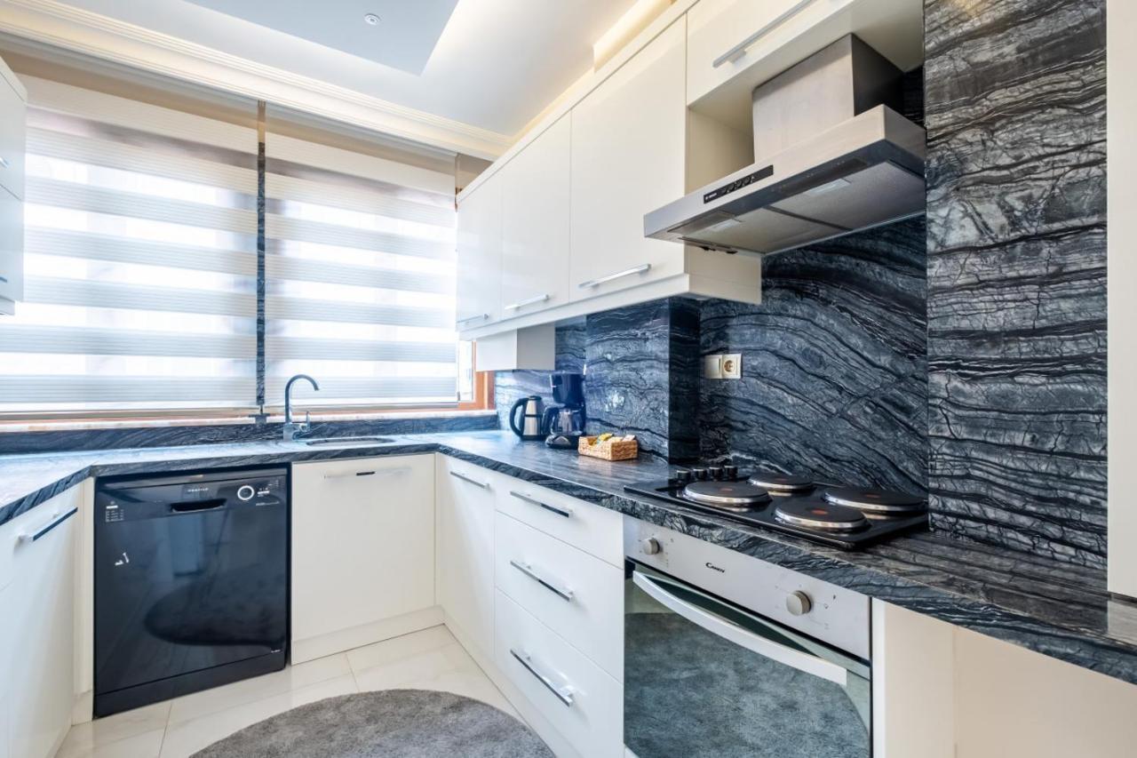 Captivating Flat With Balcony Near Besiktas Pier Apartamento Istambul Exterior foto